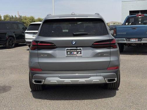 Skyscraper Grey Metallic 2026 BMW X5 PHEV xDrive50e