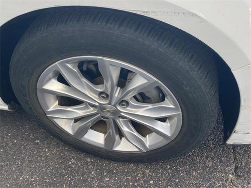 2022 Chevrolet Malibu FWD LT