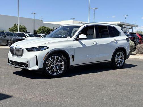 Alpine White 2026 BMW X5 PHEV xDrive50e