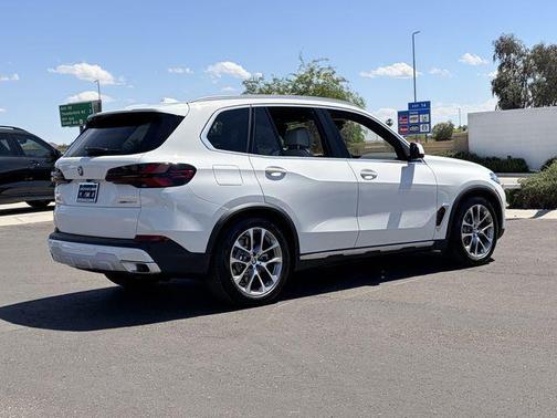 Alpine White 2026 BMW X5 PHEV xDrive50e