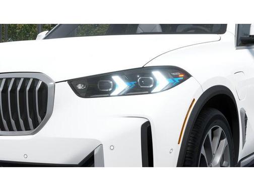 Alpine White 2026 BMW X5 PHEV xDrive50e