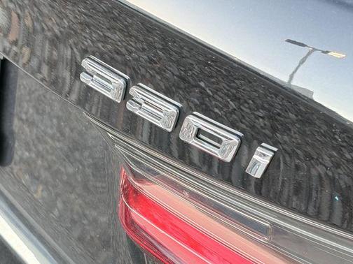 Black Sapphire Metallic 2023 BMW 330 330i