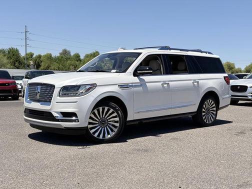 WHITE PLATINUM TRI-COAT MET 2018 Lincoln Navigator L Reserve