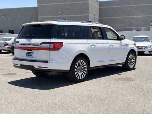 WHITE PLATINUM TRI-COAT MET 2018 Lincoln Navigator L Reserve