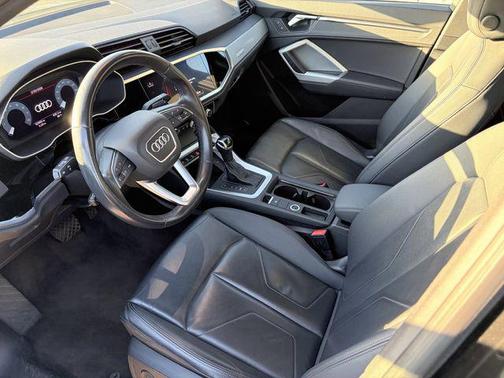 2023 Audi Q3 Premium 45 TFSI S line quattro Tiptronic