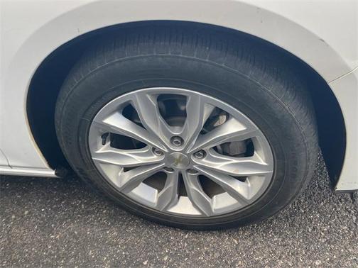 2022 Chevrolet Malibu FWD LT
