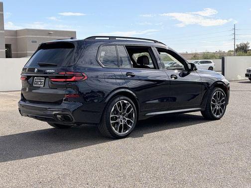 Carbon Black Metallic 2026 BMW X7 M60i