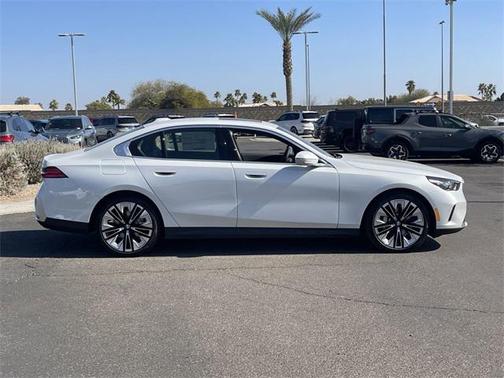 2025 BMW 530 i