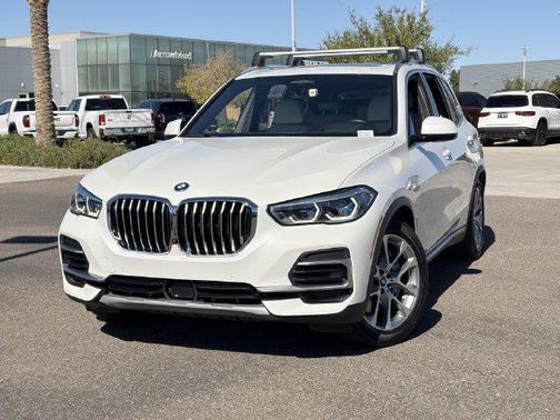 Mineral White Metallic 2023 BMW X5 PHEV xDrive45e