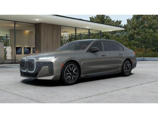 Oxide Grey Metallic 2026 BMW i7 M70