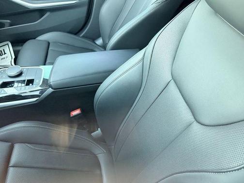 Alpine White 2023 BMW 330 330i