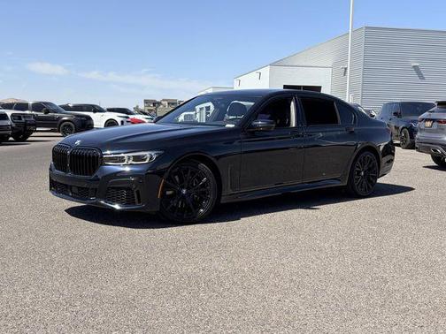 Carbon Black Metallic 2022 BMW 740 i