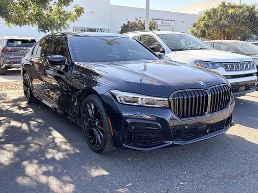 Carbon Black Metallic 2022 BMW 740 i