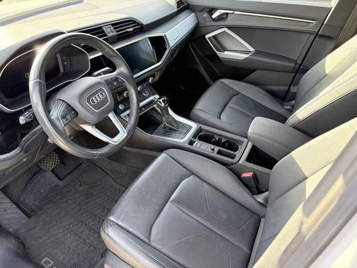 2020 Audi Q3 45 S line Premium