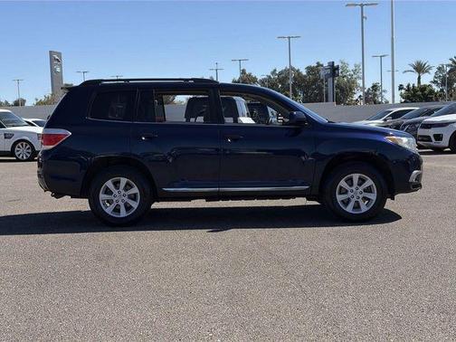 2012 Toyota Highlander SE
