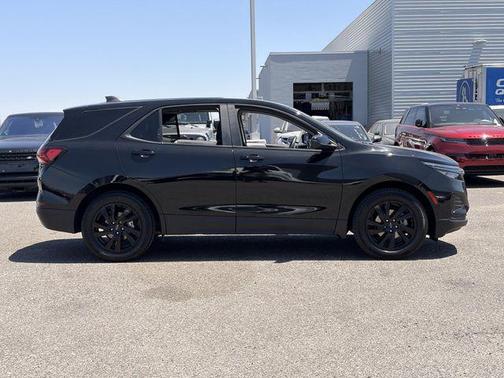 Mosaic Black Metallic 2024 Chevrolet Equinox LS