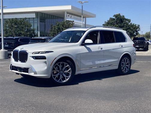 2025 BMW X7 xDrive40i