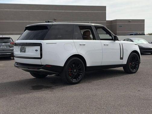 White 2023 Land Rover Range Rover P530 SE