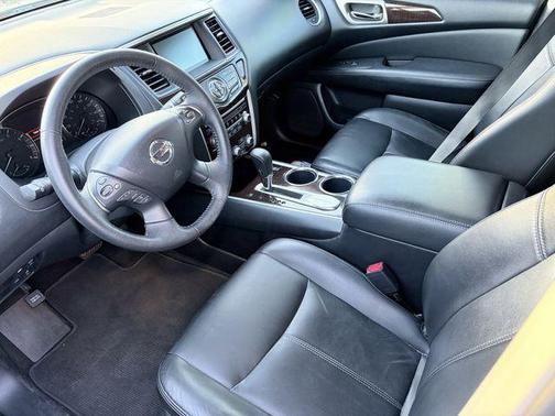 Brilliant Silver 2013 Nissan Pathfinder SL