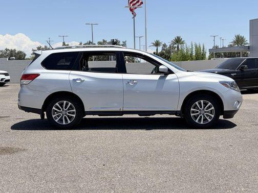 Brilliant Silver 2013 Nissan Pathfinder SL