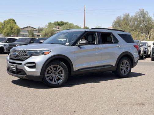 Silver Metallic 2021 Ford Explorer XLT