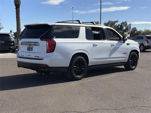 2023 GMC Yukon XL 4WD AT4