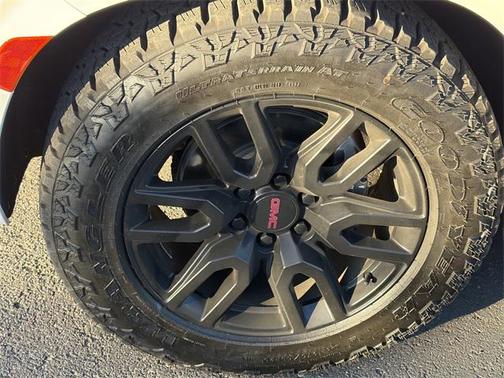 2023 GMC Yukon XL 4WD AT4