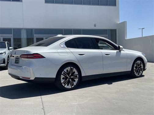 2025 BMW 530 i