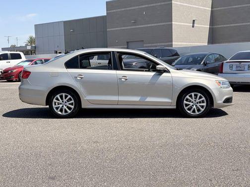 Silver Metallic 2012 Volkswagen Jetta SE