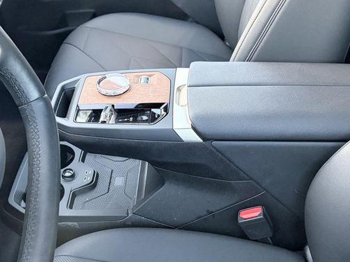 Aventurin Red Metallic 2023 BMW iX xDrive50