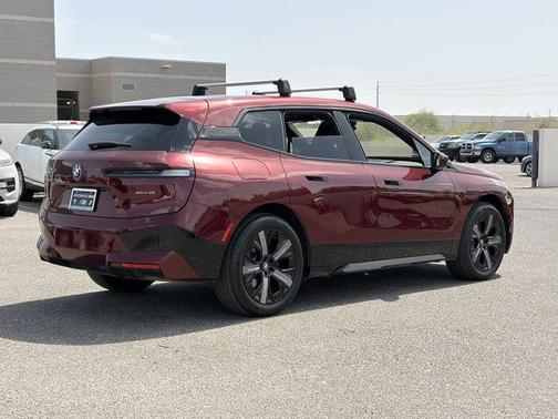 Aventurin Red Metallic 2023 BMW iX xDrive50