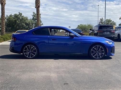 2023 BMW M240 i