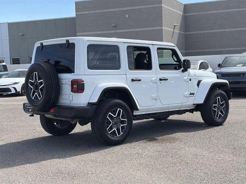 2025 Jeep Wrangler 4-Door Sahara 4x4