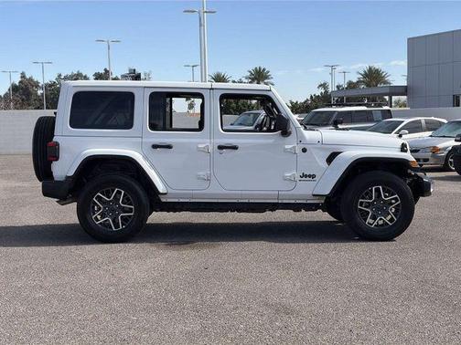 2025 Jeep Wrangler 4-Door Sahara 4x4