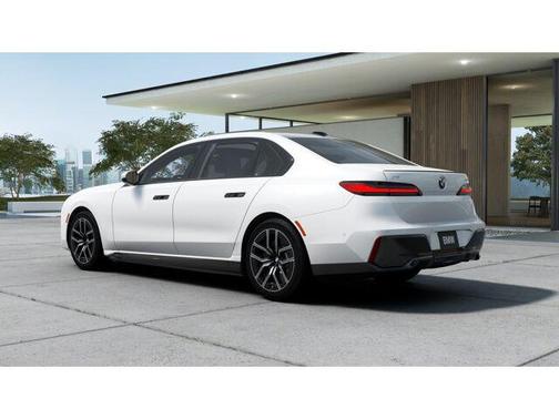 Mineral White Metallic 2026 BMW i7 eDrive50