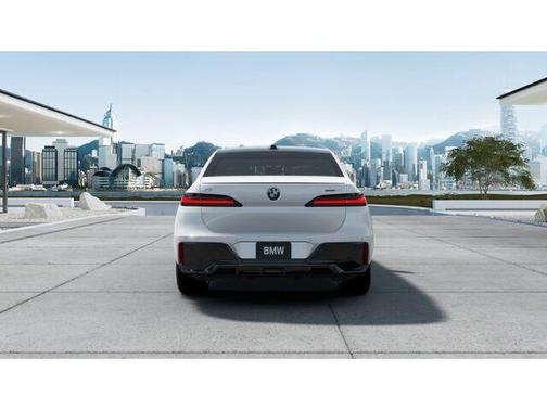 Mineral White Metallic 2026 BMW i7 eDrive50
