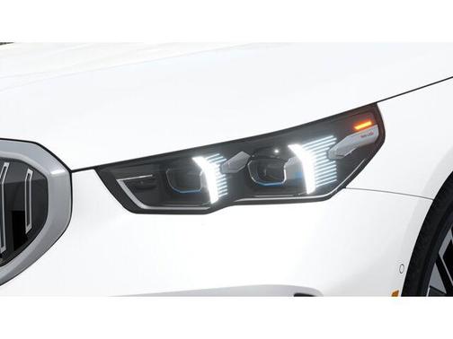 Mineral White Metallic 2027 BMW 530 i xDrive