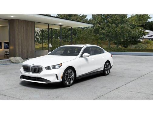 Mineral White Metallic 2027 BMW 530 i xDrive