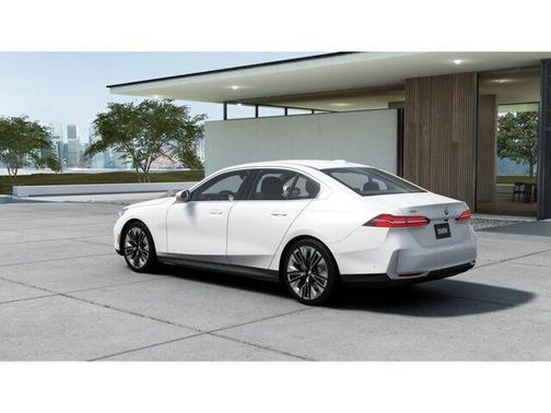 Mineral White Metallic 2027 BMW 530 i xDrive