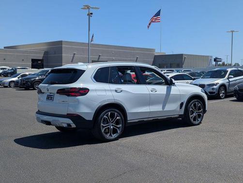 Alpine White 2026 BMW X5 xDrive40i