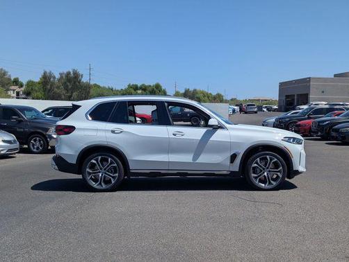 Alpine White 2026 BMW X5 xDrive40i