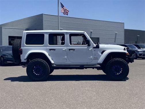 2024 Jeep Wrangler 4-Door Sahara 4x4