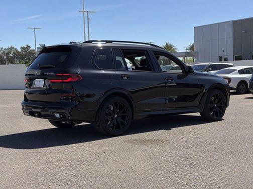 2025 BMW X7 xDrive40i