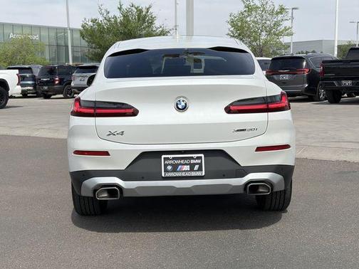 Mineral White Metallic 2025 BMW X4 xDrive30i