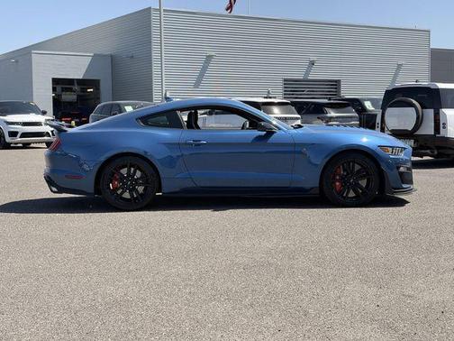 FORD PERFORMANCE BLUE 2021 Ford Shelby GT500 Base