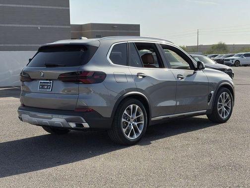 Skyscraper Grey Metallic 2026 BMW X5 PHEV xDrive50e
