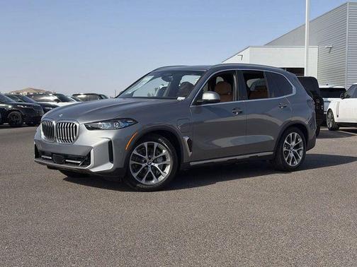 Skyscraper Grey Metallic 2026 BMW X5 PHEV xDrive50e