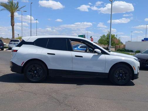 2025 BMW iX xDrive50