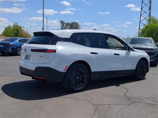 2025 BMW iX xDrive50