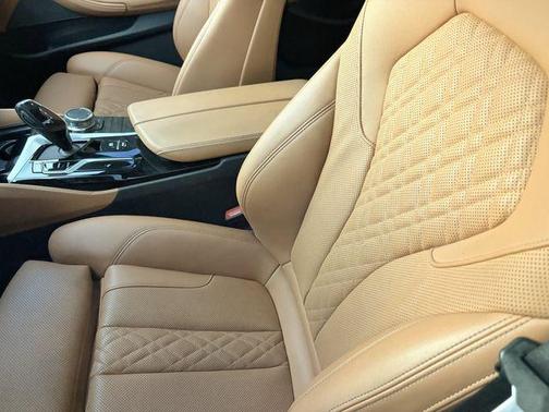 Black Sapphire Metallic 2023 BMW 540 i